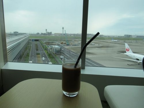 羽田空港サクララウンジからの眺め