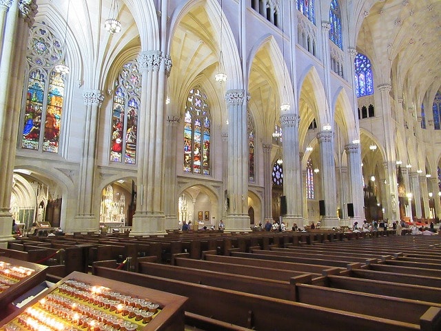 NYセント・パトリック大聖堂の内部