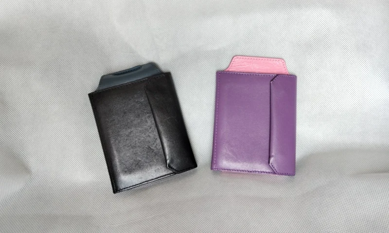 6年使ったアブラサスのiphoneも入る財布